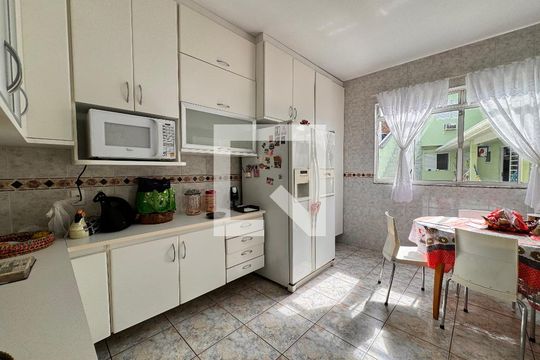 Cozinha de casa à venda com 5 quartos, 335m² em Santa Terezinha, Santo André