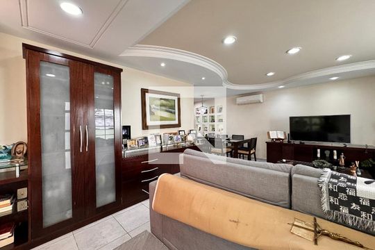 Casa à venda com 5 quartos, 335m² em Santa Terezinha, Santo André
