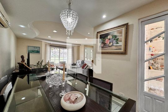 Sala de casa à venda com 5 quartos, 335m² em Santa Terezinha, Santo André