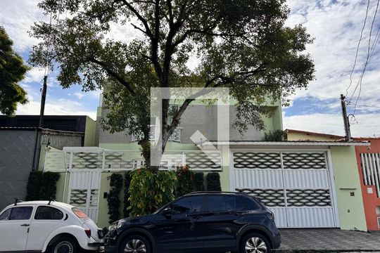 Fachada de casa à venda com 5 quartos, 335m² em Santa Terezinha, Santo André