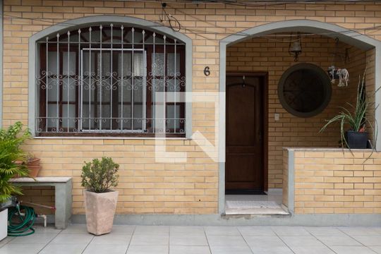 Fachada de casa de condomínio à venda com 3 quartos, 160m² em Vila Isabel, Rio de Janeiro