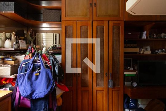 Quarto de apartamento à venda com 1 quarto, 28m² em Jardim Botânico, Rio de Janeiro