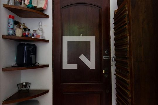 Sala/corredor de apartamento à venda com 1 quarto, 28m² em Jardim Botânico, Rio de Janeiro