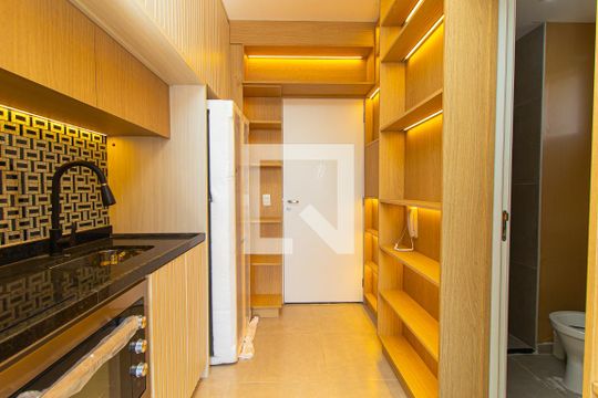 Cozinha de kitnet/studio para alugar com 1 quarto, 25m² em Consolação, São Paulo