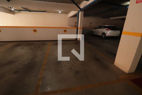 Garagem de apartamento para alugar com 3 quartos, 89m² em Setor Oeste, Goiânia