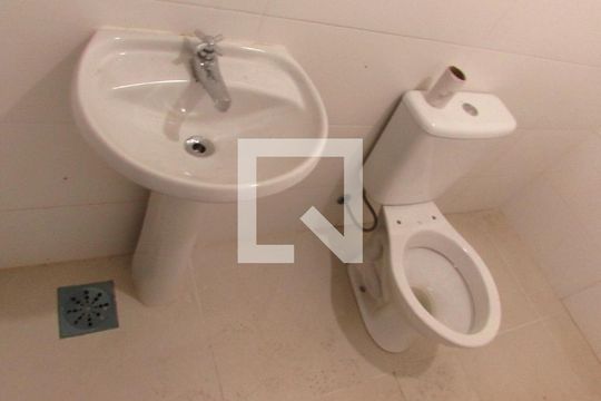 Banheiro de casa de condomínio à venda com 4 quartos, 523m² em Morumbi, São Paulo