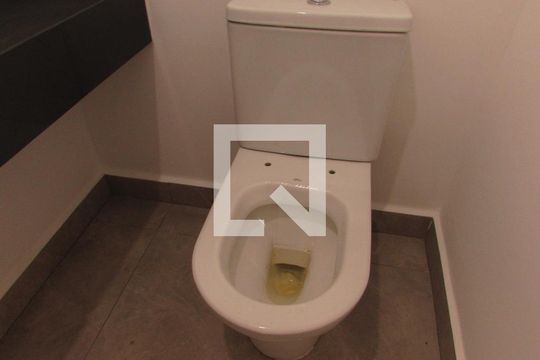 Banheiro Social de casa de condomínio à venda com 4 quartos, 523m² em Morumbi, São Paulo