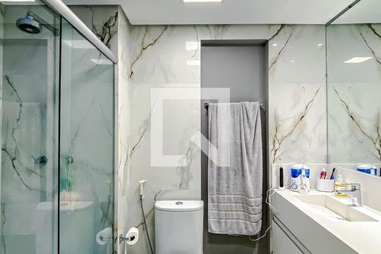 Banheiro de apartamento à venda com 1 quarto, 81m² em Vila Regente Feijó, São Paulo