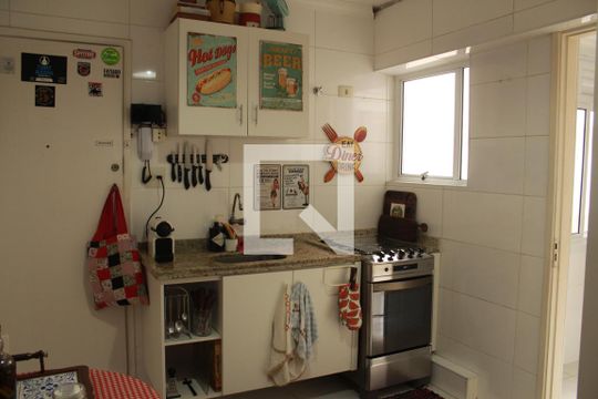 Cozinha de apartamento à venda com 2 quartos, 90m² em Perdizes, São Paulo