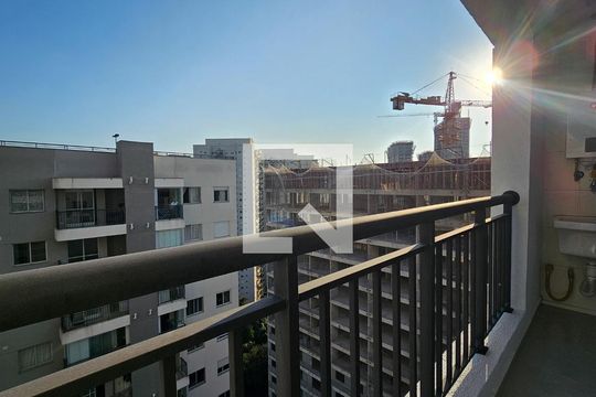 VARANDA de apartamento à venda com 1 quarto, 47m² em Jardim Tupanci, Barueri