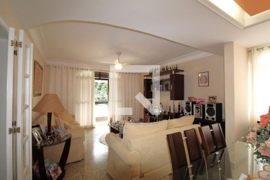 Sala de casa à venda com 3 quartos, 350m² em Anil, Rio de Janeiro