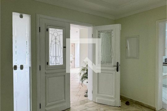Hall de entrada de casa de condomínio à venda com 4 quartos, 400m² em Alphaville Residencial Um, Barueri