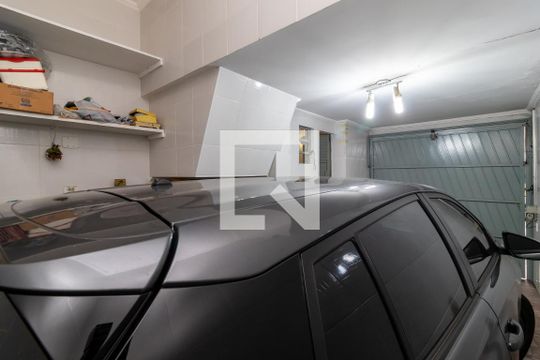 Garagem de casa à venda com 2 quartos, 140m² em Vila Paulicéia, São Paulo