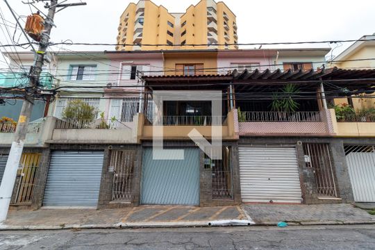 Fachada de casa à venda com 2 quartos, 140m² em Vila Paulicéia, São Paulo