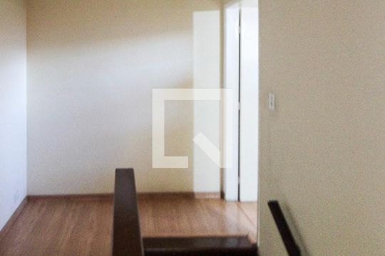 Corrredor de casa à venda com 3 quartos, 150m² em Jardim Teresa, São Paulo