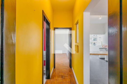 Corredor de apartamento à venda com 2 quartos, 90m² em Pinheiros, São Paulo