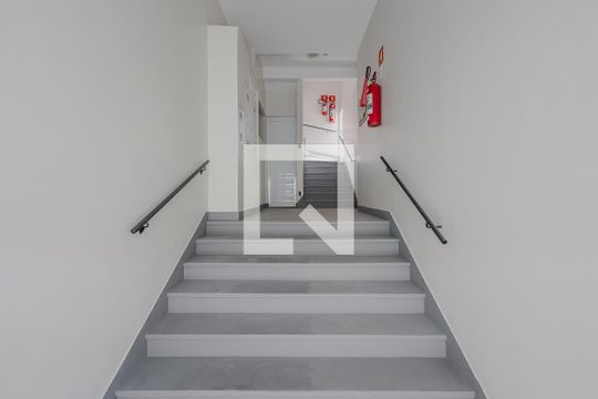Entrada de apartamento à venda com 2 quartos, 90m² em Pinheiros, São Paulo