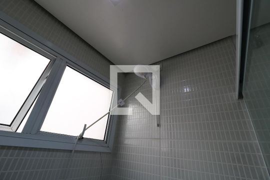 Banheiro da Suíte de apartamento à venda com 3 quartos, 180m² em Parque São Vicente, Mauá