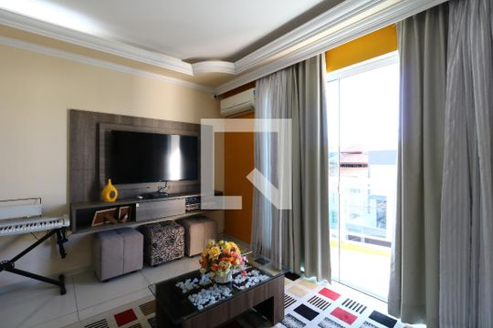 Sala de apartamento à venda com 3 quartos, 180m² em Parque São Vicente, Mauá