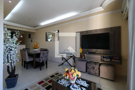 Sala de apartamento à venda com 3 quartos, 180m² em Parque São Vicente, Mauá