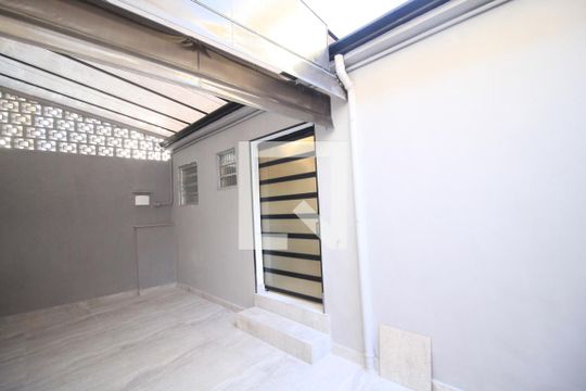 Área externa de casa à venda com 3 quartos, 200m² em Vila Prudente, São Paulo