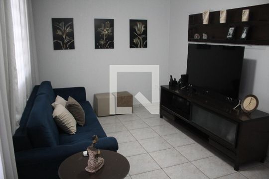 Sala de casa à venda com 3 quartos, 144m² em Flamengo, Contagem