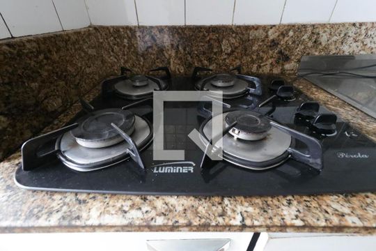 Cozinha de apartamento para alugar com 2 quartos, 42m² em Lins de Vasconcelos, Rio de Janeiro