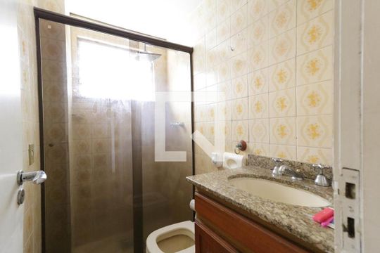 Banheiro  de apartamento para alugar com 2 quartos, 42m² em Lins de Vasconcelos, Rio de Janeiro