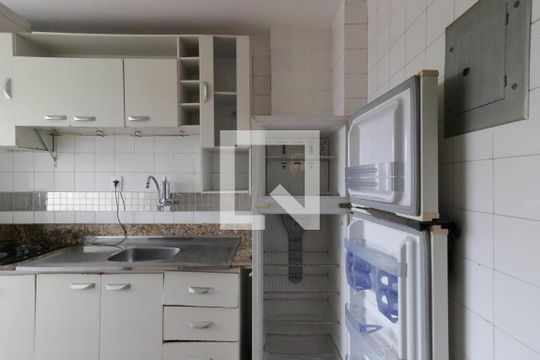 Cozinha de apartamento para alugar com 2 quartos, 42m² em Lins de Vasconcelos, Rio de Janeiro