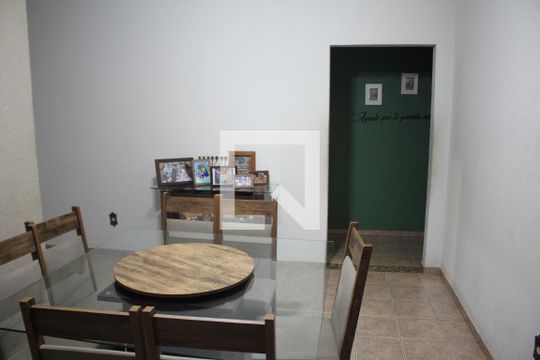 Sala de casa à venda com 3 quartos, 320m² em Milionários, Belo Horizonte