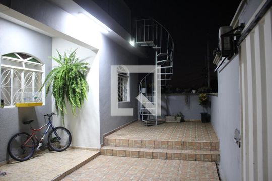 Quintal de casa à venda com 3 quartos, 320m² em Milionários, Belo Horizonte