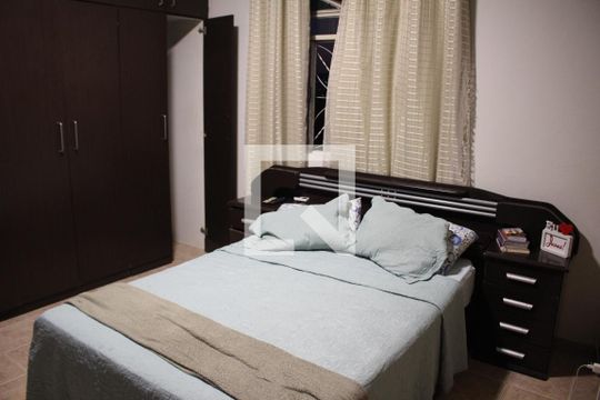 Quarto 1 de casa à venda com 3 quartos, 320m² em Milionários, Belo Horizonte