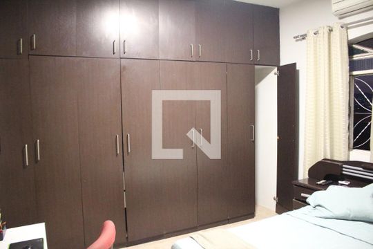 Quarto 1 de casa à venda com 3 quartos, 320m² em Milionários, Belo Horizonte