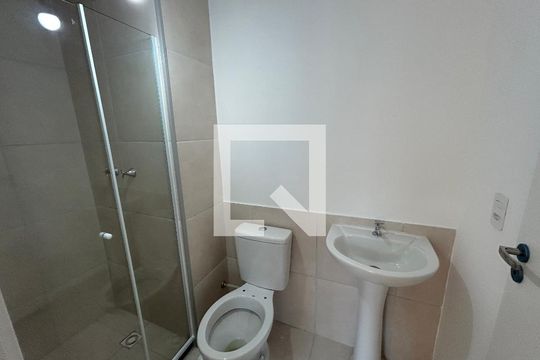 Banheiro de apartamento à venda com 2 quartos, 45m² em Engenho de Dentro, Rio de Janeiro