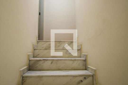 Escada de casa à venda com 3 quartos, 108m² em Mandaqui, São Paulo