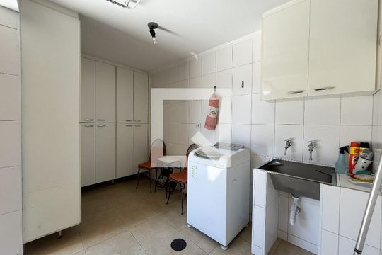 Área de Serviço de casa à venda com 3 quartos, 202m² em Indianópolis , São Paulo