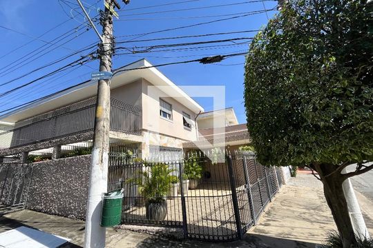 Fachada de casa à venda com 3 quartos, 202m² em Indianópolis , São Paulo