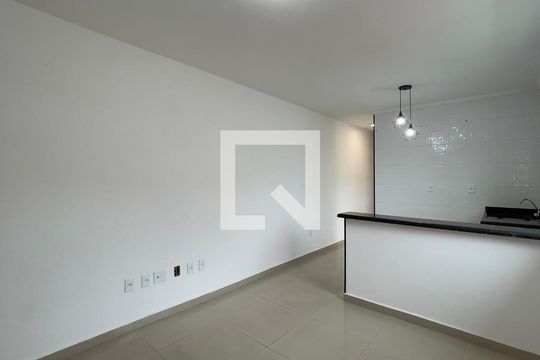 Sala e Cozinha Integrada  de apartamento para alugar com 2 quartos, 52m² em Vila Granada, São Paulo