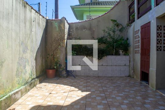 Garagem  de casa à venda com 3 quartos, 120m² em Vila Nova, Porto Alegre