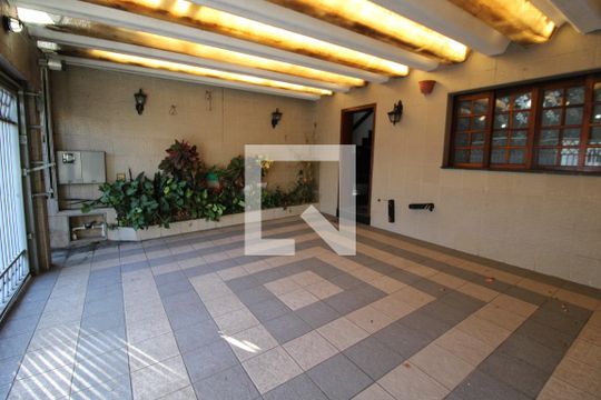 Garagem de casa à venda com 3 quartos, 114m² em Vila Mariza Mazzei, São Paulo