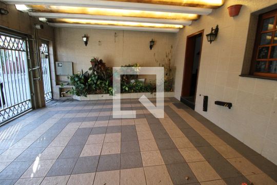 Garagem de casa à venda com 3 quartos, 114m² em Vila Mariza Mazzei, São Paulo