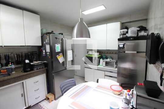 Cozinha de apartamento para alugar com 3 quartos, 105m² em Vila da Penha, Rio de Janeiro