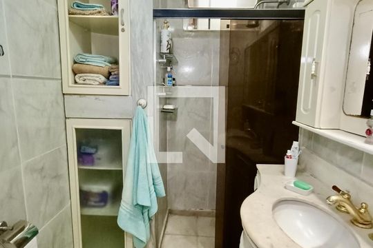 Suíte banheiro de apartamento à venda com 3 quartos, 120m² em Copacabana, Rio de Janeiro