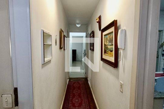 Corredor de apartamento à venda com 3 quartos, 120m² em Copacabana, Rio de Janeiro