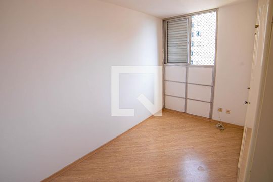 Quarto de apartamento para alugar com 2 quartos, 58m² em Parque Bristol, São Paulo