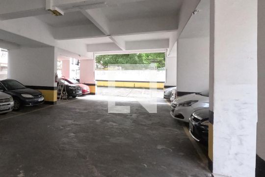 Área Comum - Garagem de kitnet/studio para alugar com 1 quarto, 31m² em Gonzaga, Santos