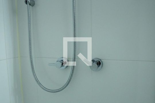 Banheiro de kitnet/studio à venda com 1 quarto, 27m² em Vila Buarque, São Paulo