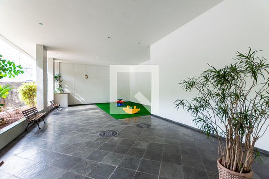 entrada  de apartamento à venda com 3 quartos, 75m² em Santa Rosa, Niterói
