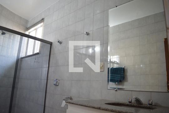 Banheiro Social de casa à venda com 4 quartos, 419m² em Alvorada, Contagem