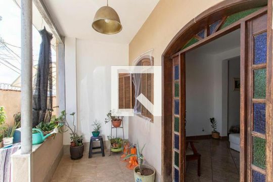 Casa à venda com 5 quartos, 483m² em Planalto, Belo Horizonte